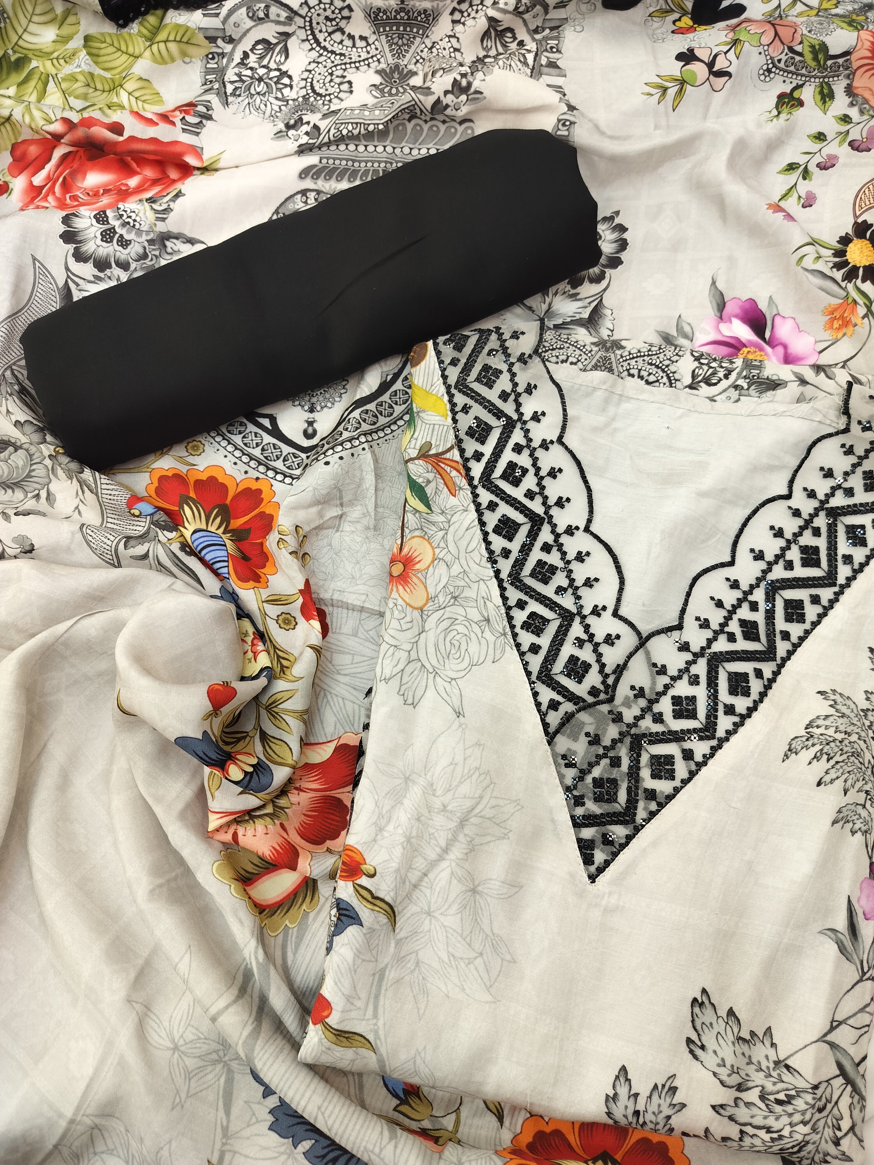 Elegant Pure Muslin Digital Print Suit with Sequin Work & Black Shantoon Bottom